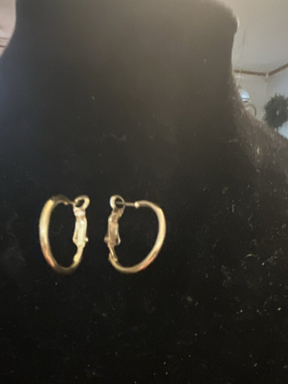 Gold Tone Hinged Huggie Hoop Earrings Metal Round Lobe No Stone